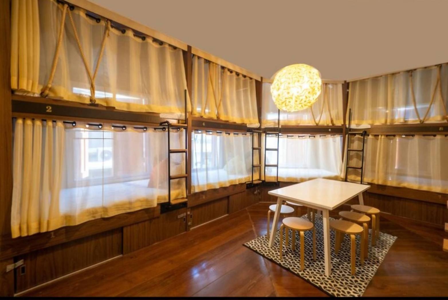 100 Years Building Bangkok Old Town By Seen Hostel Εξωτερικό φωτογραφία