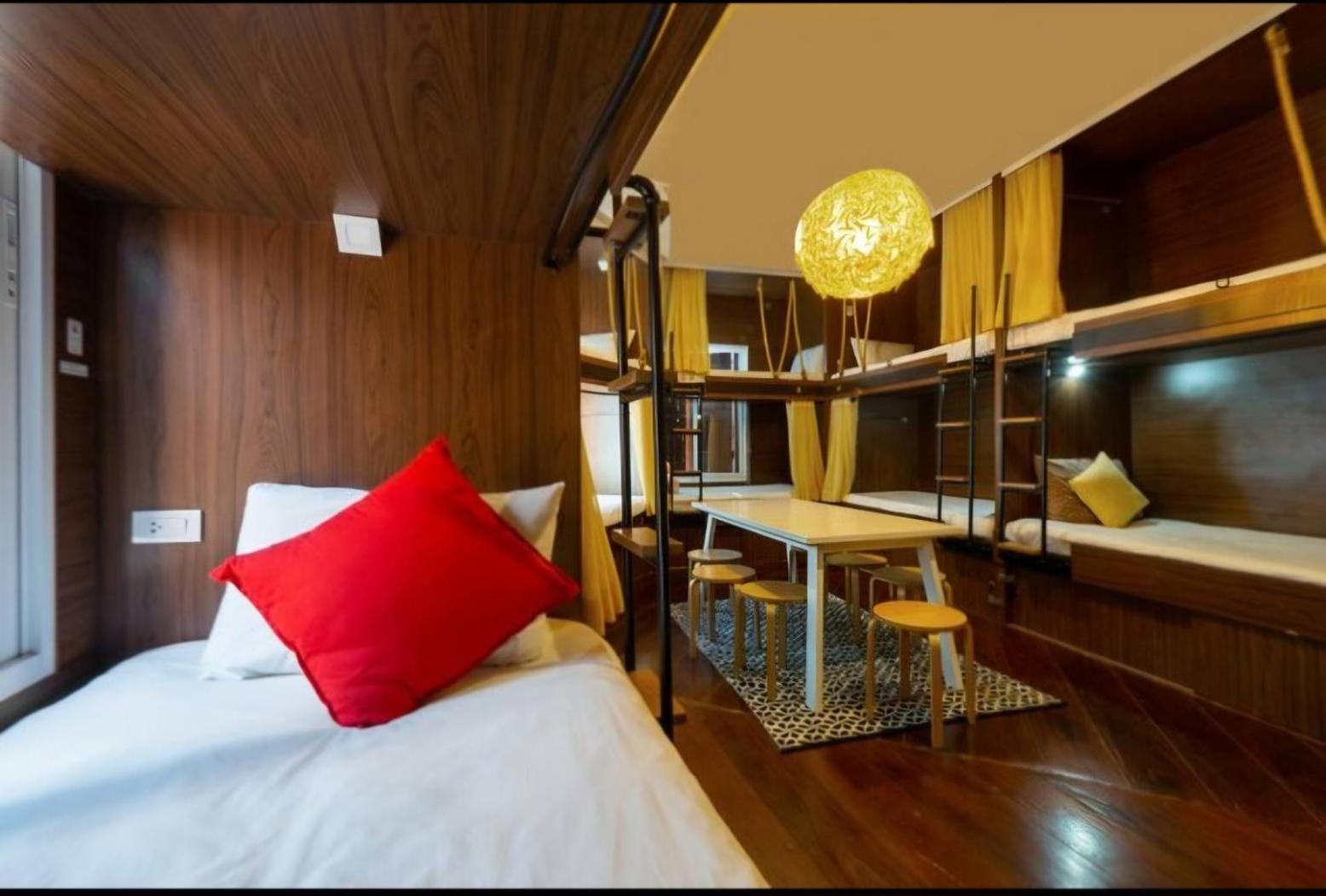 100 Years Building Bangkok Old Town By Seen Hostel Εξωτερικό φωτογραφία